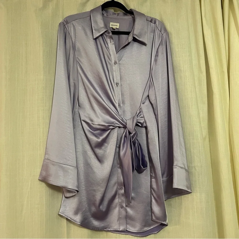 Revolve Song of Style Marta Dress in Lavender Size M Wrap Shirt Dress Silky